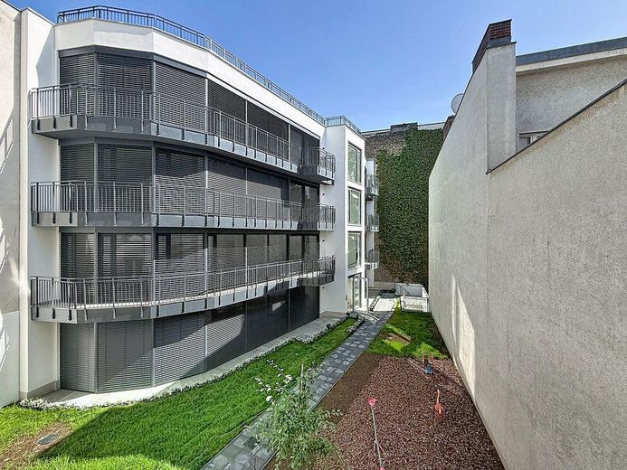 Erstbezug in bester Charlottenburger Lage | Ruhiges 2-Zimmer-Apartment im Innenhof – Foto 1