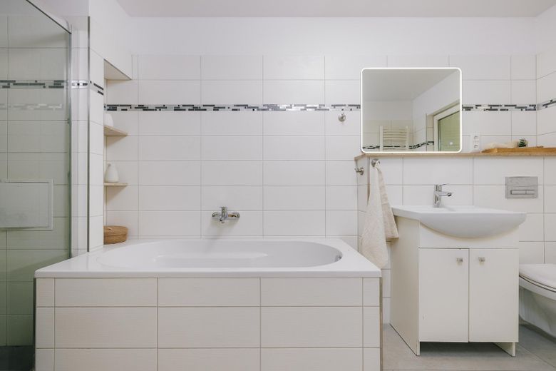 Vivir bien en Falkensee – Badezimmer