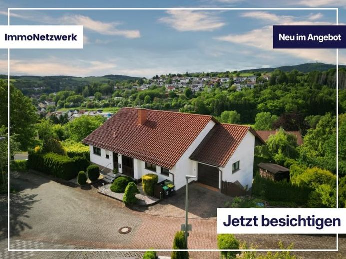 Großzügiges Einfamilienhaus in Marpingen mit Einliegeroption, Garage und Garten und Panoramaaussicht – Foto 1
