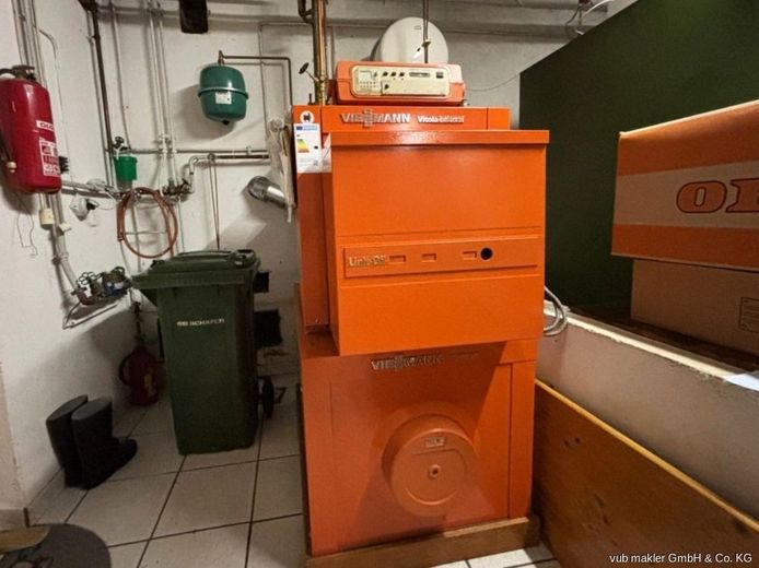 Ruhig gelegenes Einfamilienhaus mit Einliegerwohnung und großem Grundstück in Oberkotzau – VUB0002472-17