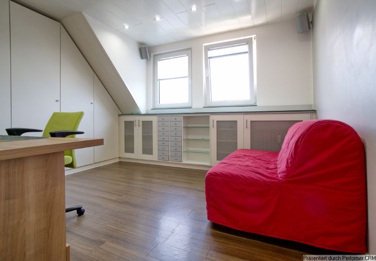 Möblierte Maisonettewohnung mit Balkonterrasse, Klimaanlage und Gästezimmer, PKW-Stellplatz möglich – cc245c2ffb72db62b8a09f04b5a780bac36dddda.jpg