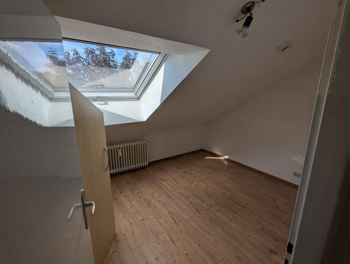 Sanierte Dachgeschosswohnung Maintal Dörnigheim – Foto 5