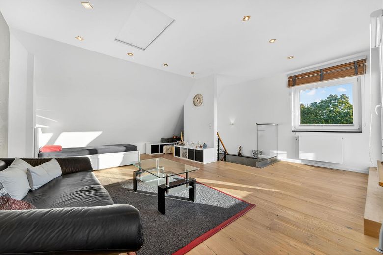 Studio 2