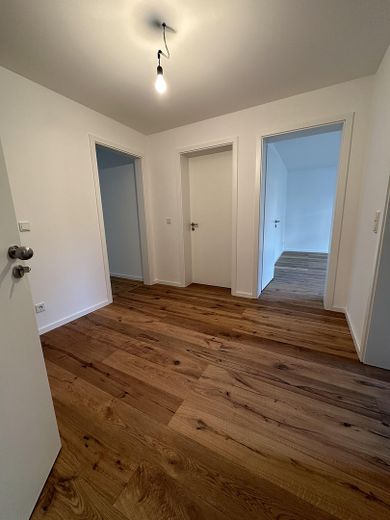 3 Zimmerwohnung im EG mit großer Süd-Terrasse – Flur