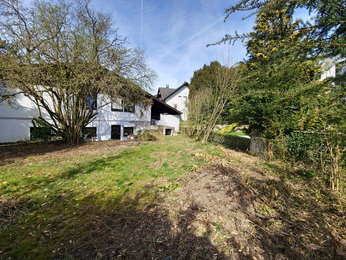Gran parcela (con edificio existente) en Kelkheim-Fischbach, de particular – Blick von SW