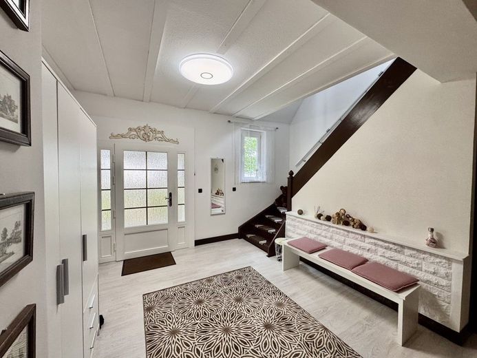 HORN IMMOBILIEN + großzügiges und elegantes Einfamilienhaus mit Einliegerwohnung und Garage in Gartz – Eingangsbereich