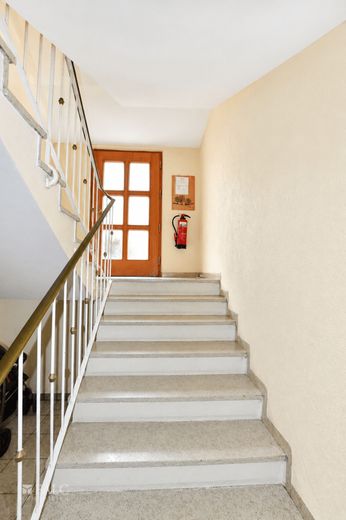 MFH in Weilheim mit 5 Einheiten, guter Vermietbarkeit und Entwicklungsperspektive – Treppenhaus