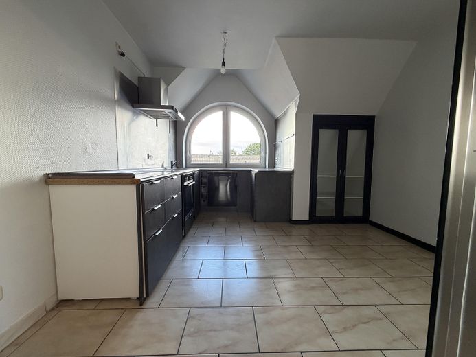 +++RESERVIERT+++ Maisonette-Wohnung mit großem Sonnenbalkon inkl. Tiefgarage in Oberhausen-Alsfeld – Küche Ansicht 1