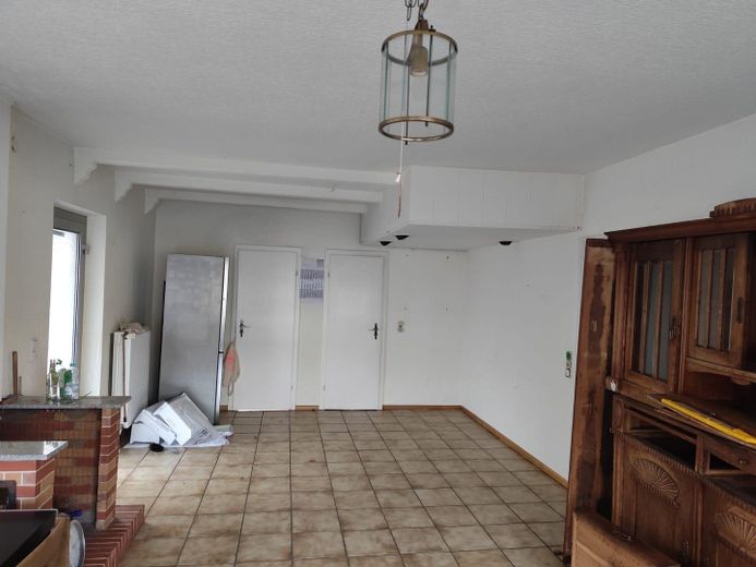 Ex locanda di campagna immersa nel verde – tanto spazio per le proprie idee – Foto 8