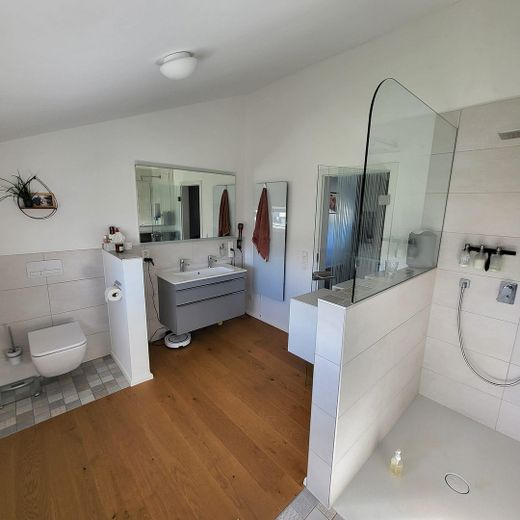 Ensuitebad Elternschlafzimmer