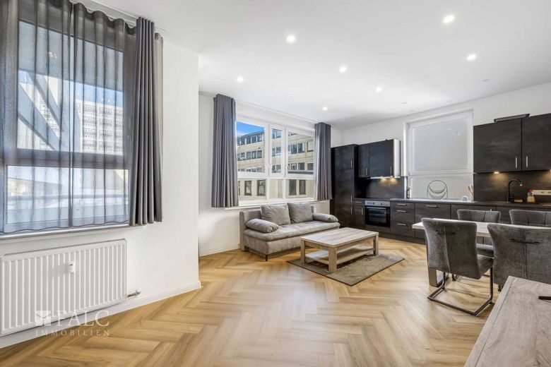 Attraktives Investment im Bremer Bahnhofsviertel - Perfekt für Ferienvermietung – Wohnzimmer