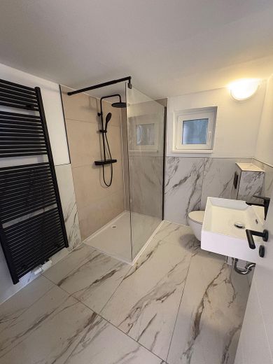 Kernssanierte Erdgeschosswohnung zu verkaufen – Foto 1