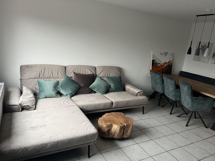 ZWEITBEZUG in aufwendig sanierte ETW (Vermietung) von Privat – Wohnzimmer