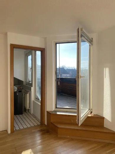 Schöne DG-Wohnung mit Ausblick, EBK & Stellplatz – Foto 4