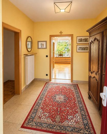 Casa unifamiliare indipendente in posizione idilliaca – Flur