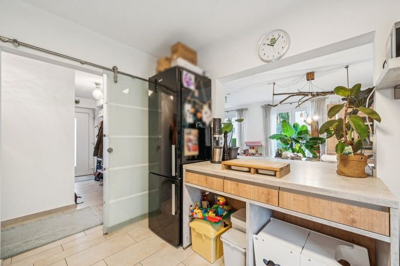 Energieeffizientes Familienhaus in Langenpreising mit großem Grundstück, Doppelgarage und PV-Anlage – Küche