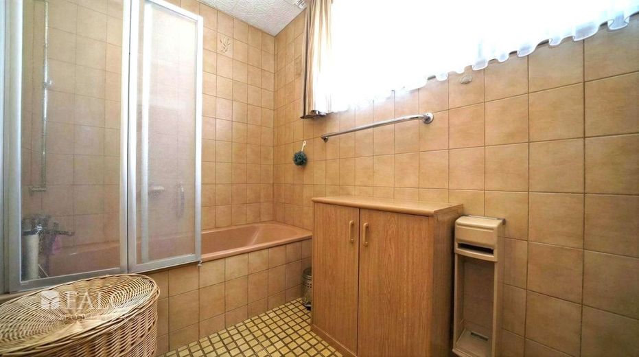 Idylle &amp; Raum vereint: Ein- bis Zweifamilienhaus in perfekter Lage in Gemmingen - FALC Immobilien – TL-Badezimmer m/ WCEG