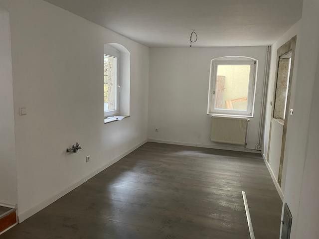 Grande maison individuelle rénovée avec extension atelier à Tharandt près de Dresde – Küche EG