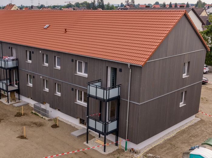 Schwandorf-Ettmannsdorf’ta balkonlu, yeni yenilenmiş 3 odalı daire – Haus Balkonseite