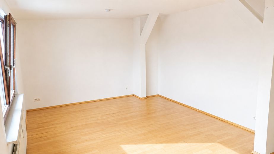 Appartamento libero di 2 locali all’ultimo piano con balcone in posizione tranquilla vicino a Müllerstraße – Bedroom