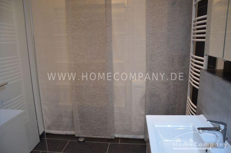 Appartamento di 3 locali, arredato. 1° piano, balcone esposto a sud. – 82f373c898483c8acccb57d2fb1c6e3788297399.jpg