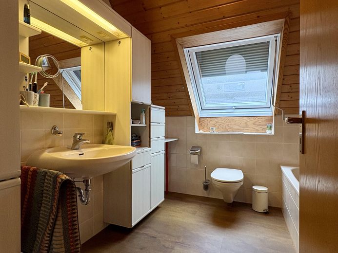 Badezimmer Ansicht 2