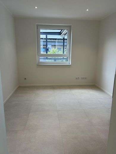 Zimmer 2 (Büro)