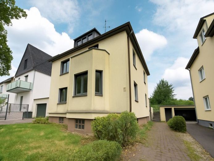 Freistehendes EFH mit viel Potential in Düsseldorf-Lohausen – Foto 1