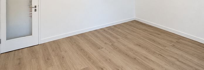 Gemoderniseerd appartement met balkon – Modernisiertes Zimmer
