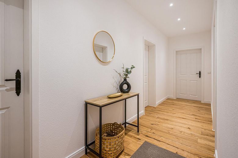 *Exklusiv: 4-Zimmer Altbau im Leipziger Waldstraßenviertel | Provisionsfrei | Erstbezug* – Flur