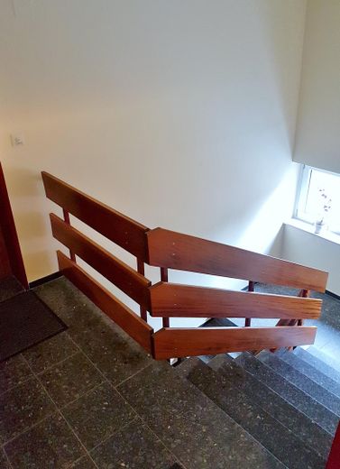 Güvenli sermaye yatırımı: Popüler bir tatil bölgesinde tam mobilyalı daire. – Treppenhaus