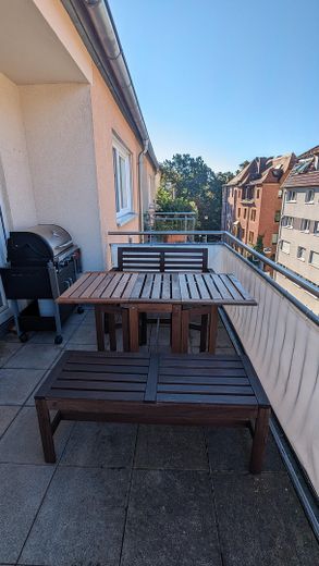 Helle und moderne 2-Zimmer-Eigentumswohnung direkt am Stadtpark – Südbalkon, Blick auf Stadtpark