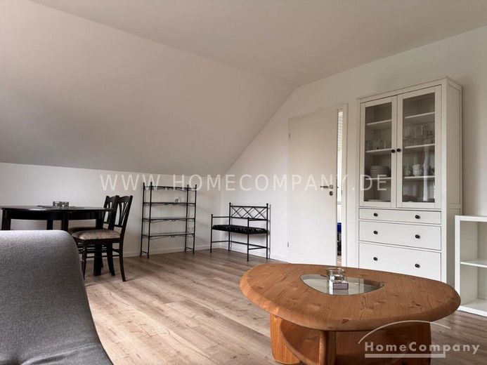 Schöne, gemütliche 2 Zi.-Dachgeschoss-Wohnung, z.T. mit leichten Schrägen, im 1. OG eines 2 Parteienhauses. – cf0604b4ce52c25319f6430a92f02582a38acf87.jpg