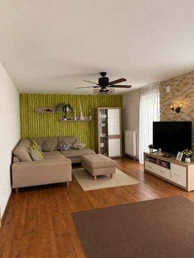 -Senza provvigione- Moderna villa urbana con garage a Bad Schwalbach – Wohnzimmer