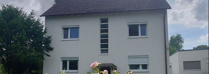Charmantes Mehrfamilienhaus / Mehrgenerationenhaus freistehend mit großem Garten in Traisa