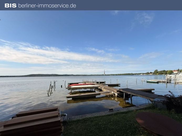 Wo Berlin aufs Wasser trifft – Neubau-Penthouse am Müggelsee mit einem Bootsplatz – Foto 1