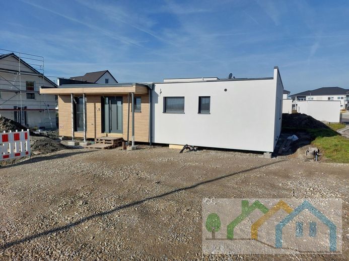 Modulhausbungalow MADE IN FRANKEN - Altersvorsorge mit Sofortnutzen – Hausansicht Referenz
