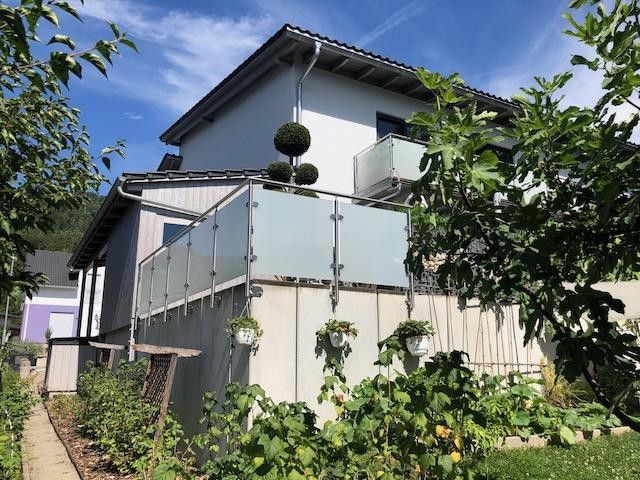 Sehr schöne Doppelhaushälfte mit niedrigen Energiekosten – Foto 3