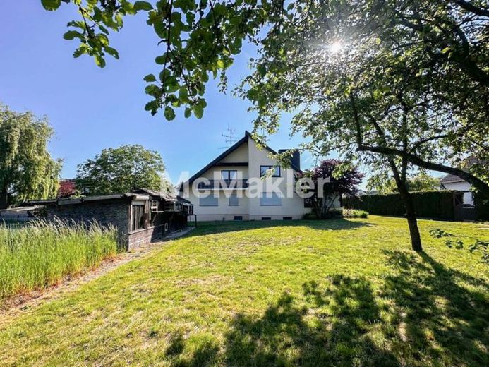 Großzügiges Zweifamilienhaus mit Traumgarten, Balkon, Wintergarten & Doppelgarage – Photo 1