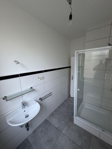 Frisch kernsanierte 2-Zimmer-Wohnung in Krefeld – moderne Ausstattung – Badezimmer