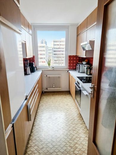 Bezugsfrei ab August: Direkt am Olympiapark – 3-Zimmer-Wohnung mit Südbalkon & TG in Schwabing-West – Küche
