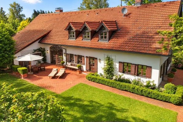 Maison de campagne exceptionnelle près de Landsberg – terrain de 3 849 m² avec potentiel constructible et intimité