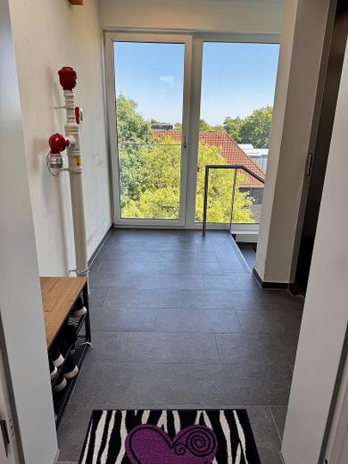 Penthouse met sauna, open haard, SmartHome, 2 TG-plaatsen direct bij het St. Franziskus-hospital – Treppenhaus 