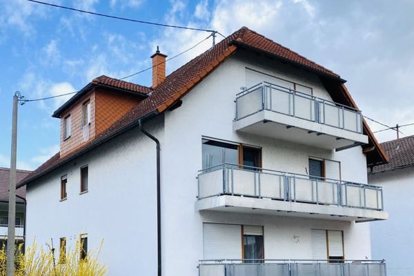 2-room apartment on the ground floor with balcony & parking space