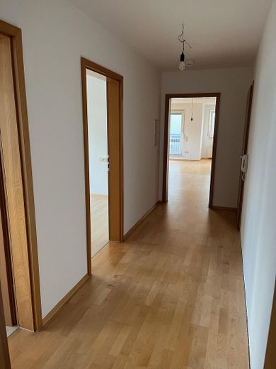 Schöne 3,5-Zimmer-Wohnung mit Balkon in Gerlingen – Flur