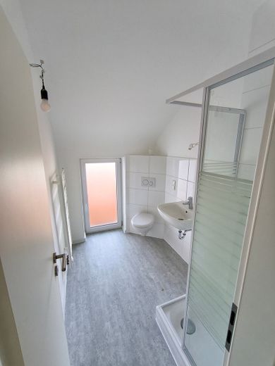Helle 2 Zimmer Wohnung + Dachterrasse. – Фотографія 9