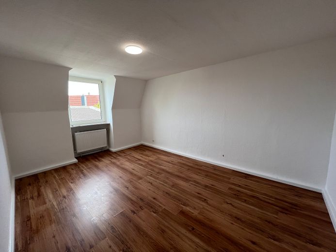 2,5-Zi-Whg mit Küche im DG in Hattingen-City – Wohnzimmer