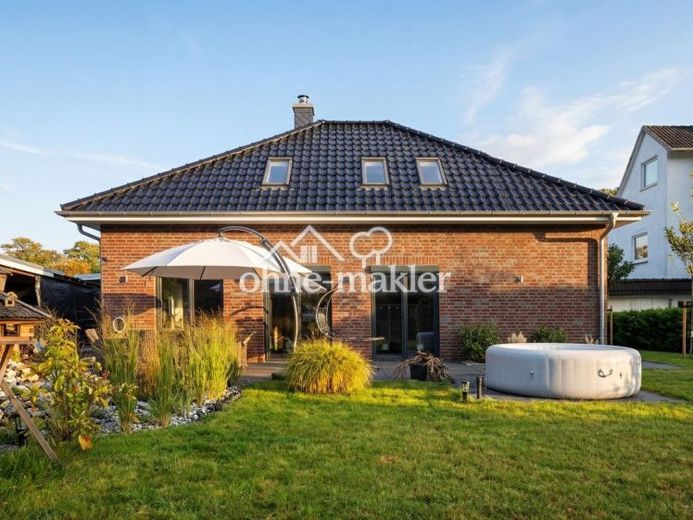 Luxurious bungalow directly on the state border with Schwanewede ** €719,000 negotiable or offer** – Photo 1