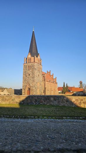Wunderschöne örtliche Kirche