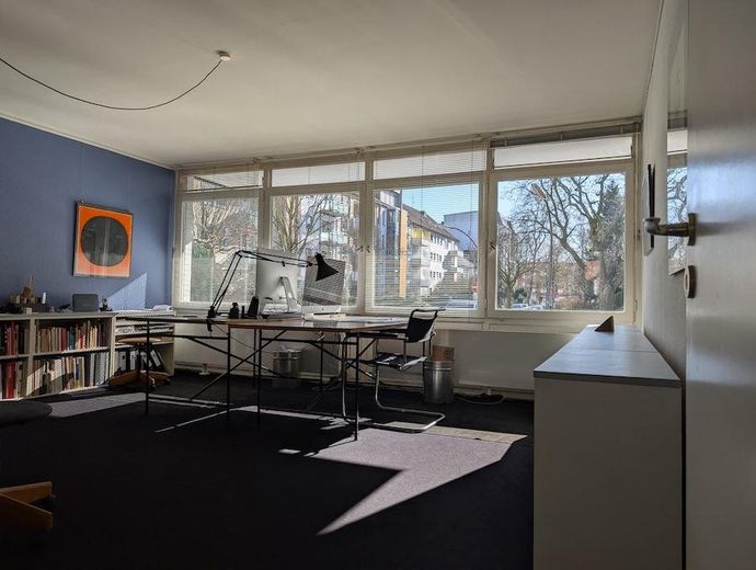 Erdgeschosswohnung in Alsternähe (Uhlenhorst) mit exklusiver Gartennutzung in Architektenhaus – Wohnraum möbliert